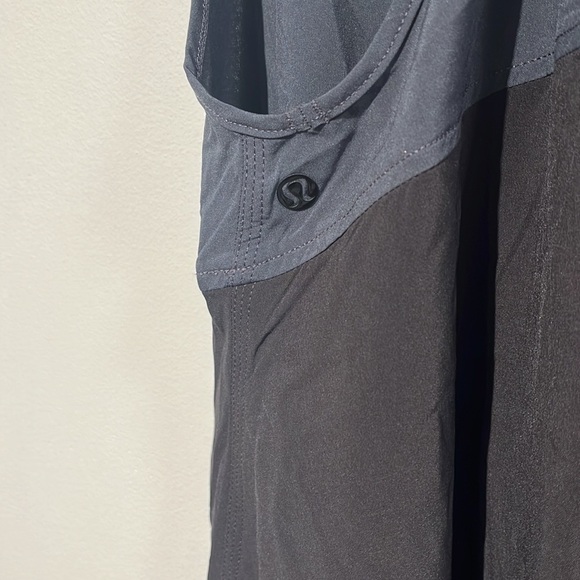 Lululemon Lab colour block shadow tank in grey/black - size 4 - Picture 5 of 10